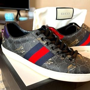 Authentic Gucci Mens Sneakers. Lightly worn. Size 9.5 US